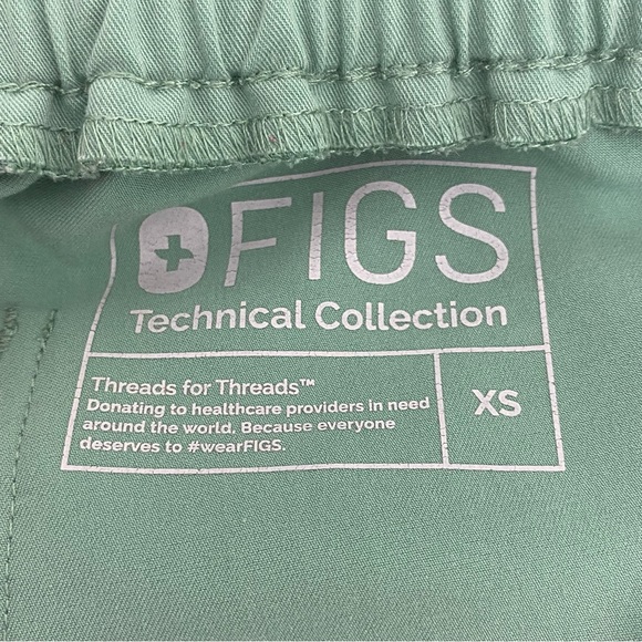 Figs Scrub Set Casma Scrub Top & Yola Skinny Scrub Pants Womens Size S-XS - Picture 12 of 12